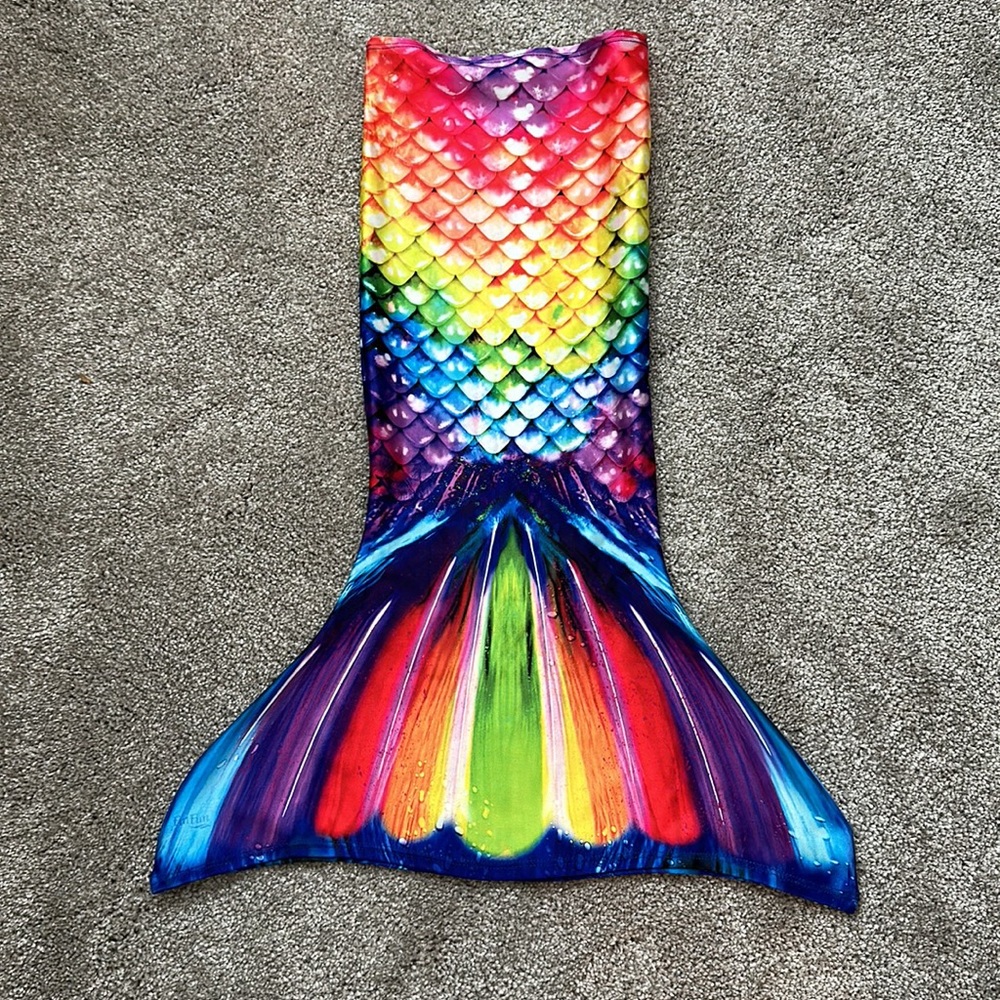 Fin Fun two piece mermaid swim suit 5T. Girls rainbow reef color. - Picture 2 of 5